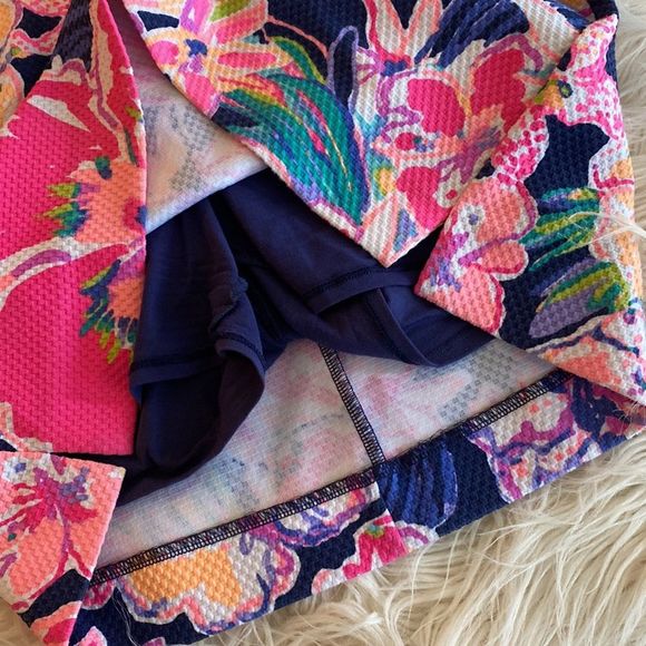 💞LILY PULITZER💞gorgeous skirt/skort - Picture 2 of 12